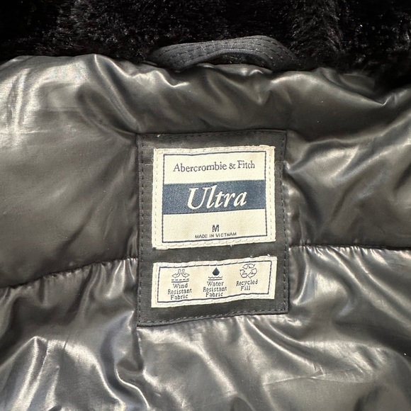 Abercrombie & Fitch Ultra Winter Parka Women’s Size Medium - Picture 2 of 5